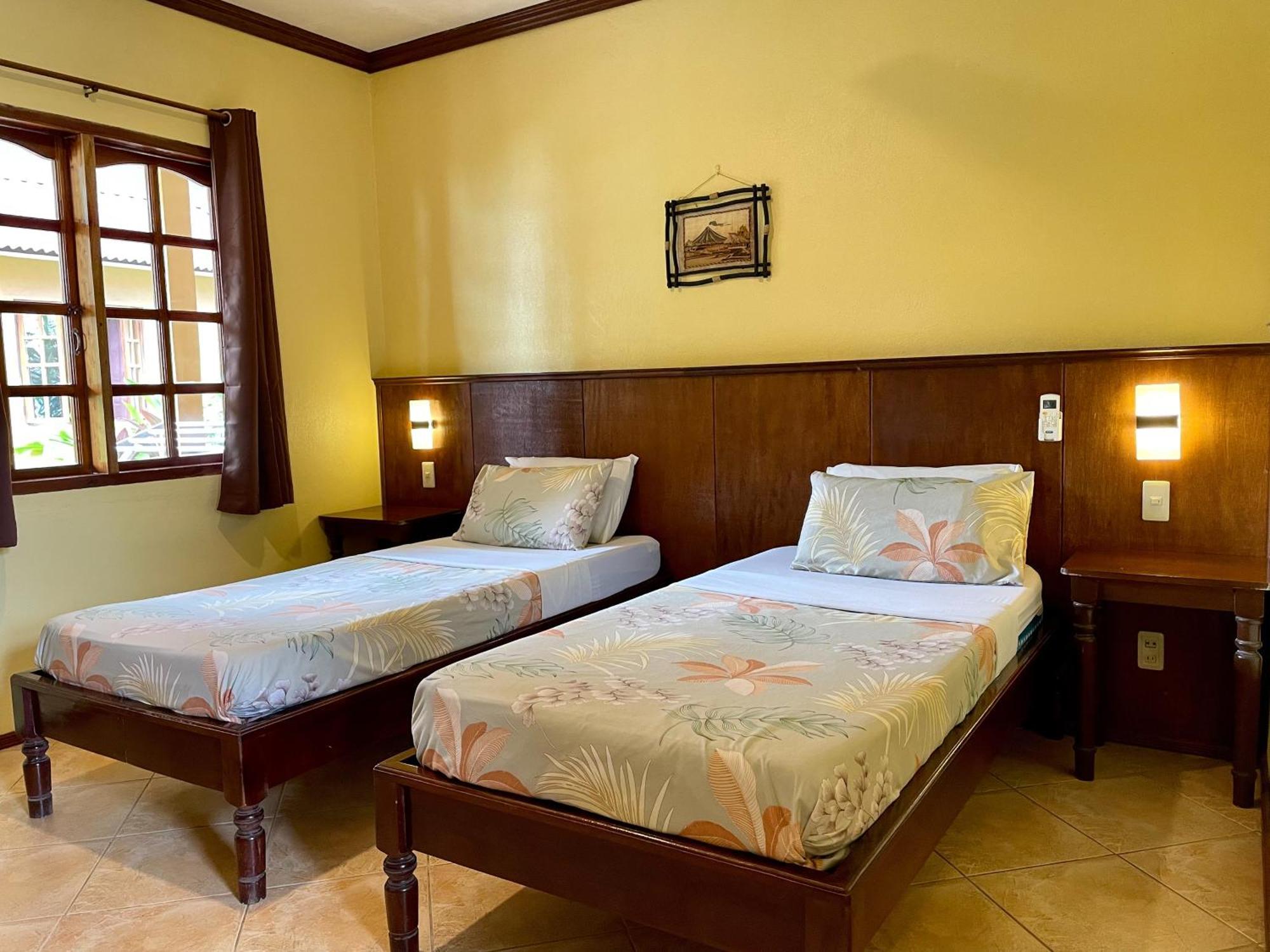 Tipolo Beach Resort Моалбоал Экстерьер фото